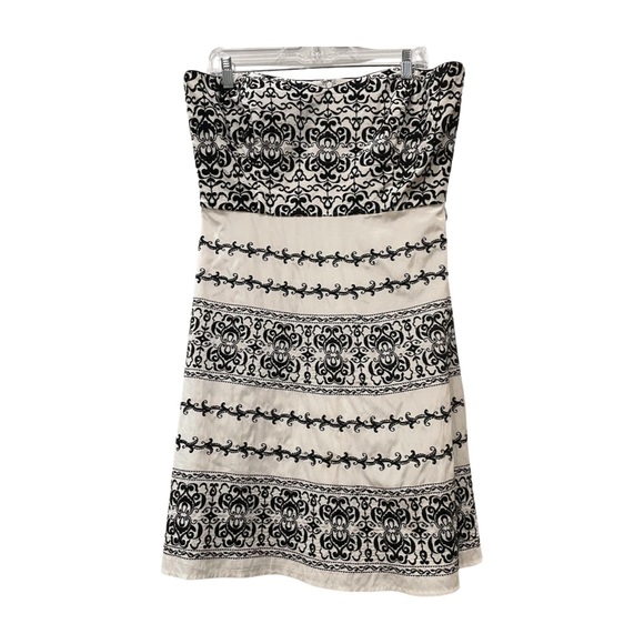 White House Black Market Dresses & Skirts - White House Black Market Embroidered Strapless Silk Cocktail Dress Size 14